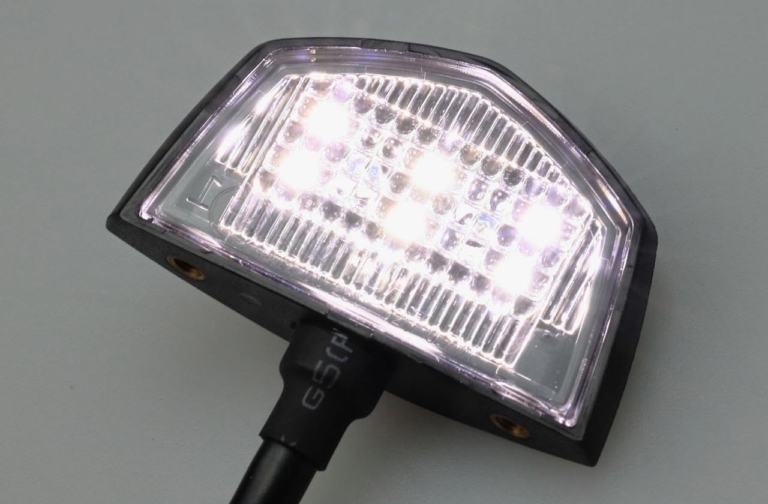 ハヤブサ用カスタムパーツ|キジマ ライセンスランプLED|新型ハヤブサにフィットしたマストアイテムとスタイリングを重視した専用パーツが登場〈キジマ〉