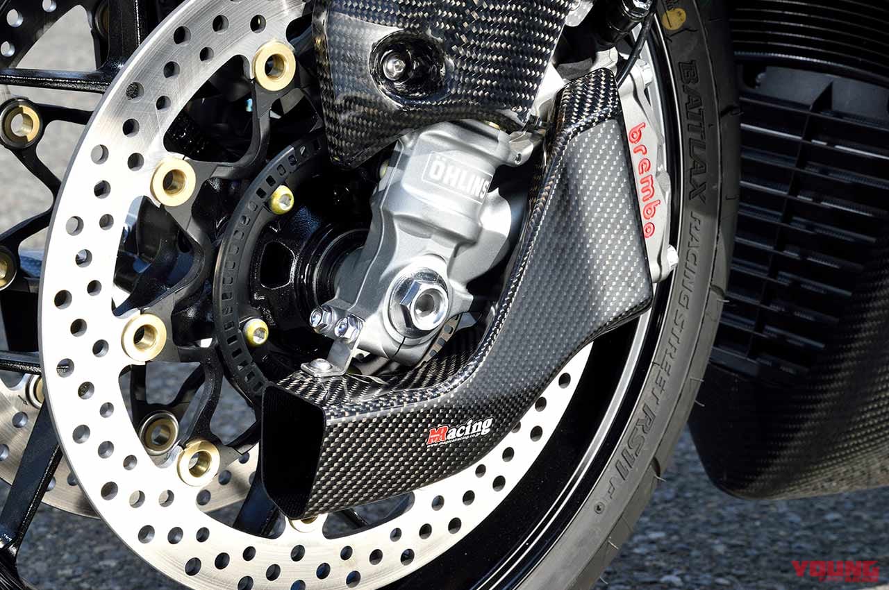 |走行風でキャリパーを冷却し安定したブレーキ性能を発揮する「キャリパークーリングエアダクト」〈マジカルレーシング〉