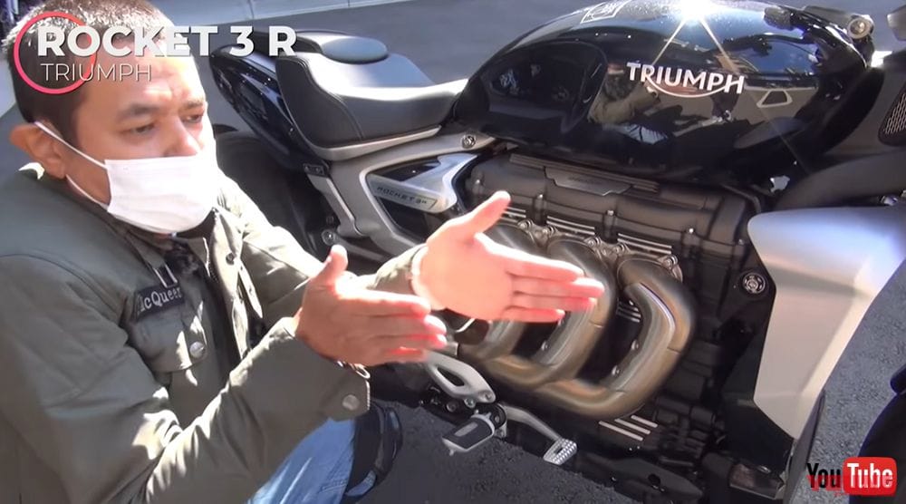 |【公開終了】ノッチ、怪物バイク「ロケット3 R」に大興奮! マフラーをクンクン「こりゃたまらん!」