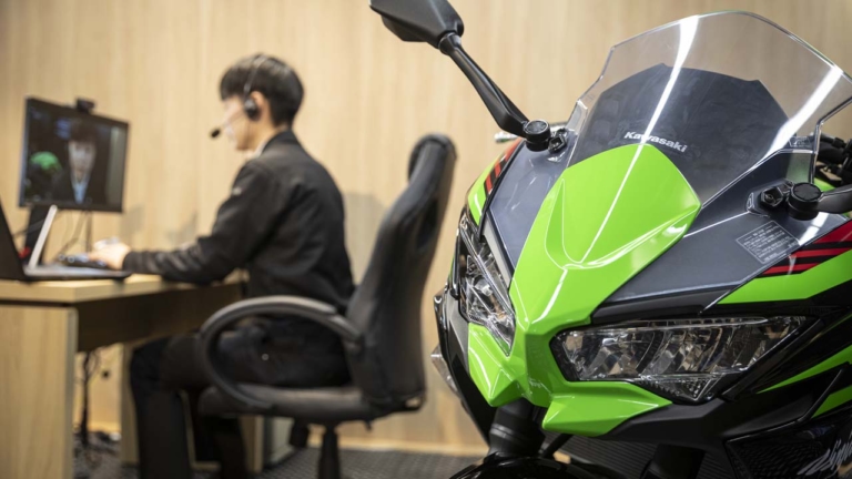 プラザ店が近くになくても納車可能！ カワサキが「オンライン商談／協力店納車」を12月に開始
