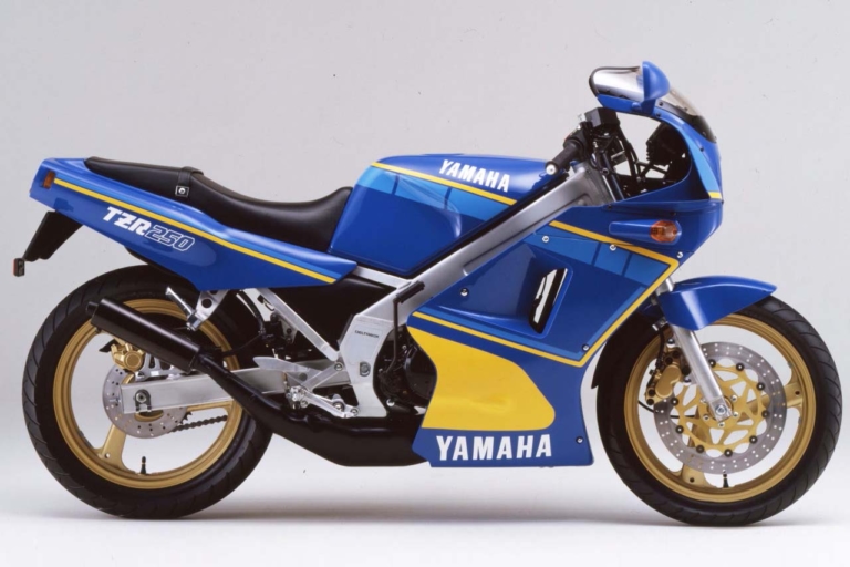 YAMAHA TZR250|【祝 XSR900登場】ヤマハRZ900R/TZR900を作ってみた!【不定期:やっつけCGシリーズ】