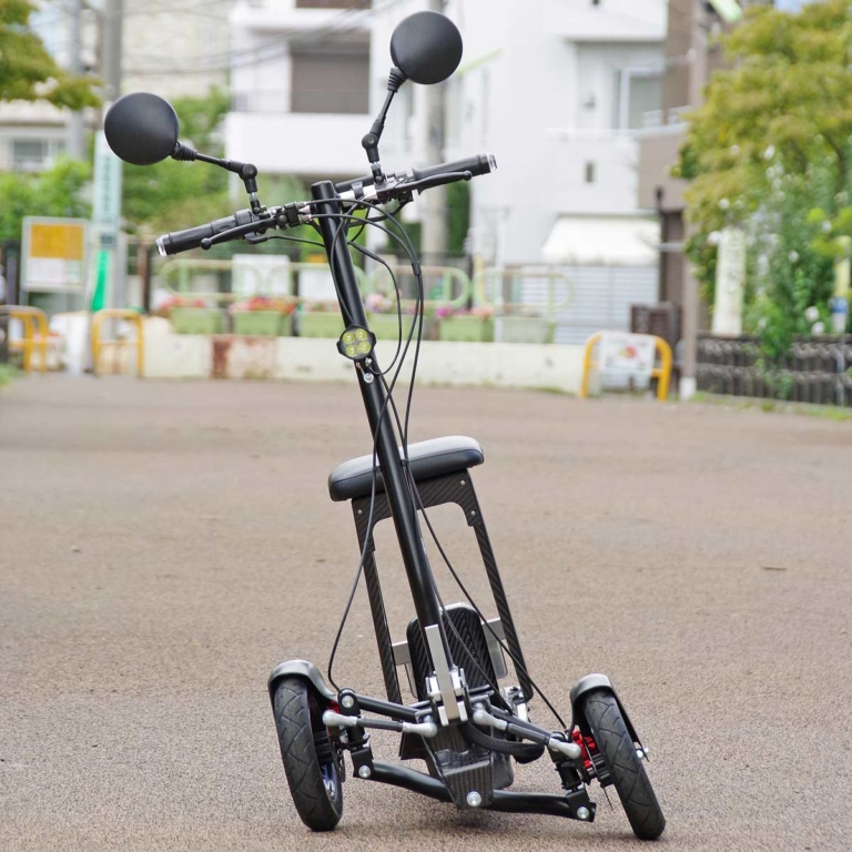 電動ミニカー|フューチャー フューチャーモビリティ F1|サスペンション|折りたためる電動3輪ミニカー「フューチャーモビリティF1」試乗インプレッション