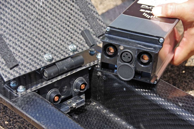 電動ミニカー|フューチャー フューチャーモビリティ F1|バッテリー|折りたためる電動3輪ミニカー「フューチャーモビリティF1」試乗インプレッション