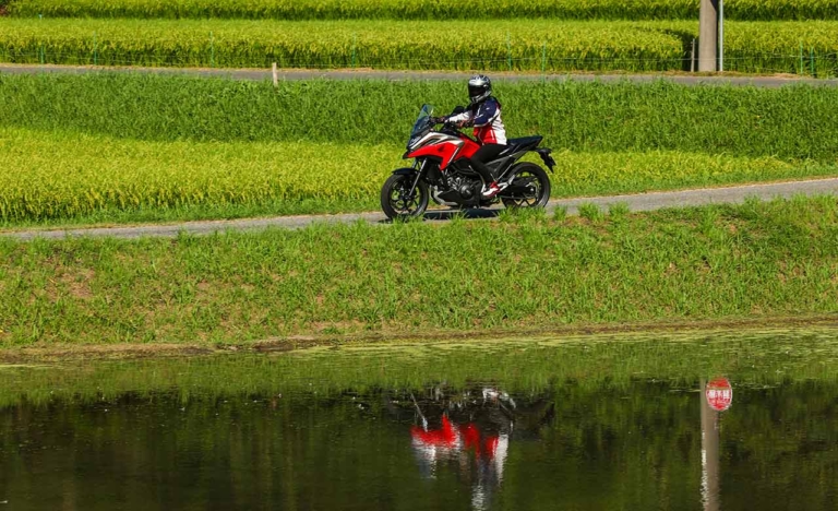 ホンダ NC750X DCT|岡崎静夏|ライディング|岡崎静夏のホンダ NC750X DCT試乗インプレ【スポーツ性能を高めながら、本分を忘れない実直な姿勢】