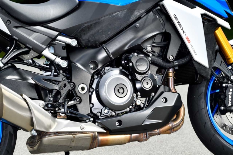 '21 スズキGSX-S1000|エンジン|’21新型スズキGSX-S1000徹底解剖・新旧ディテール比較【フォルム完全刷新。磨き抜かれたスタイリング】