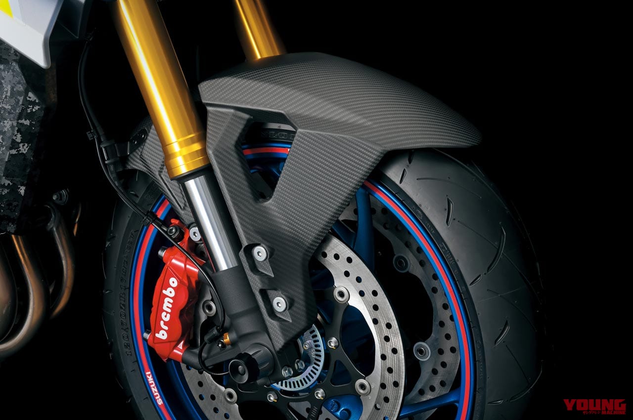 '21 スズキGSX-S1000|オプション|カーボンフロントフェンダー/ブレンボキャリパー|’21新型スズキGSX-S1000徹底解剖・新旧ディテール比較【フォルム完全刷新。磨き抜かれたスタイリング】