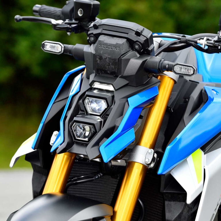 '21 スズキGSX-S1000|ヘッドライド|’21新型スズキGSX-S1000徹底解剖・新旧ディテール比較【フォルム完全刷新。磨き抜かれたスタイリング】