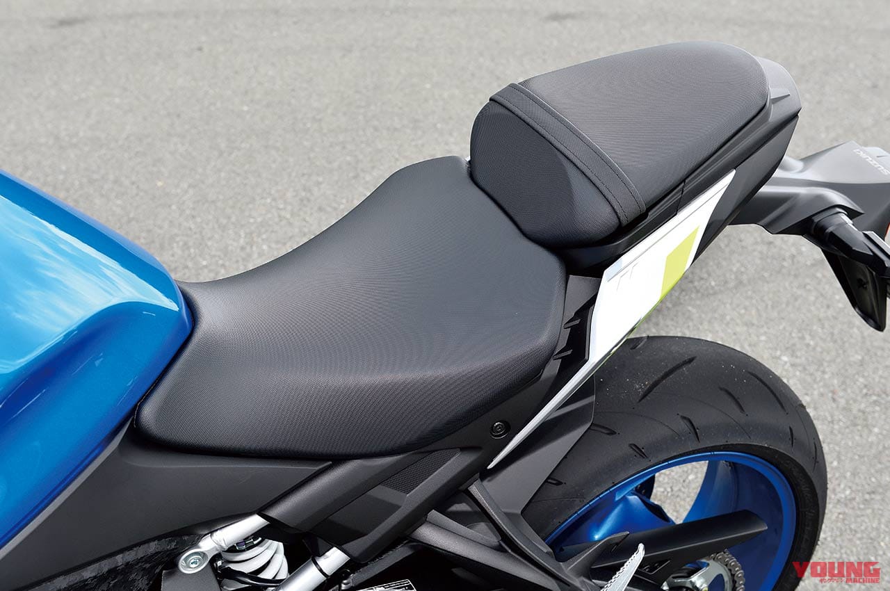 '21 スズキGSX-S1000|シート|’21新型スズキGSX-S1000徹底解剖・新旧ディテール比較【フォルム完全刷新。磨き抜かれたスタイリング】