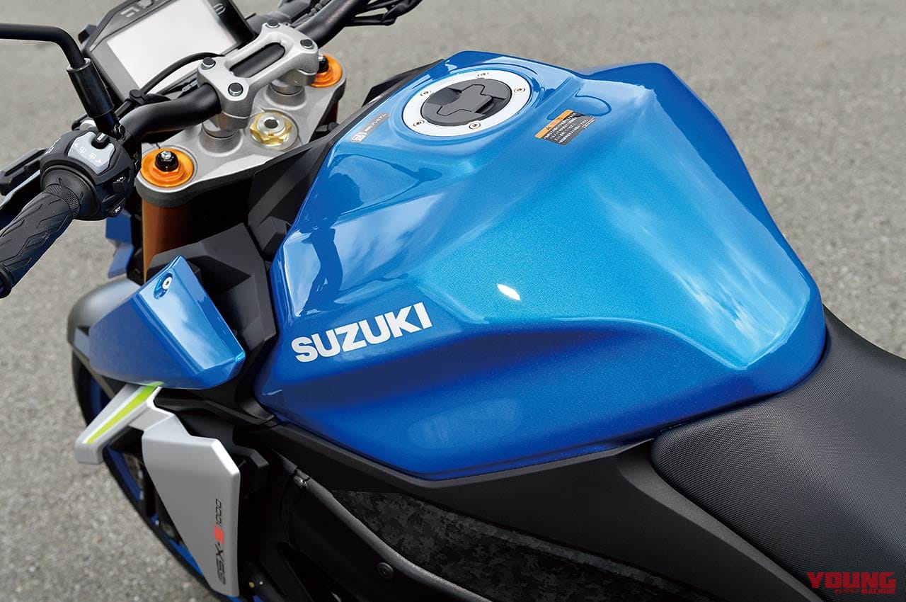 '21 スズキGSX-S1000|タンク|’21新型スズキGSX-S1000徹底解剖・新旧ディテール比較【フォルム完全刷新。磨き抜かれたスタイリング】
