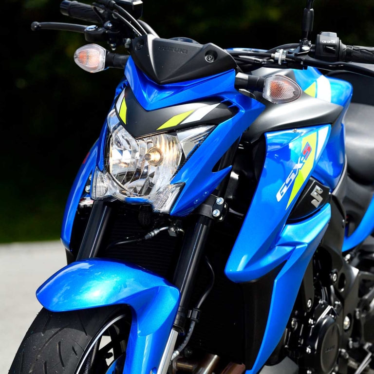 '20 スズキGSX-S1000|ヘッドライト|’21新型スズキGSX-S1000徹底解剖・新旧ディテール比較【フォルム完全刷新。磨き抜かれたスタイリング】