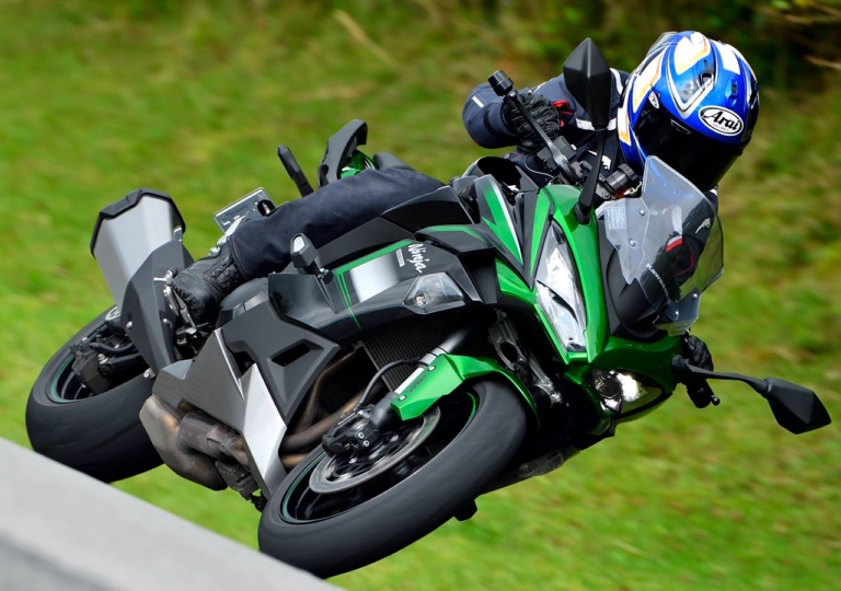 カワサキ ニンジャ1000SX||’21新型スズキGSX-S1000徹底解剖:ライバル比較編〈vs MT-09/ニンジャ1000SX〉