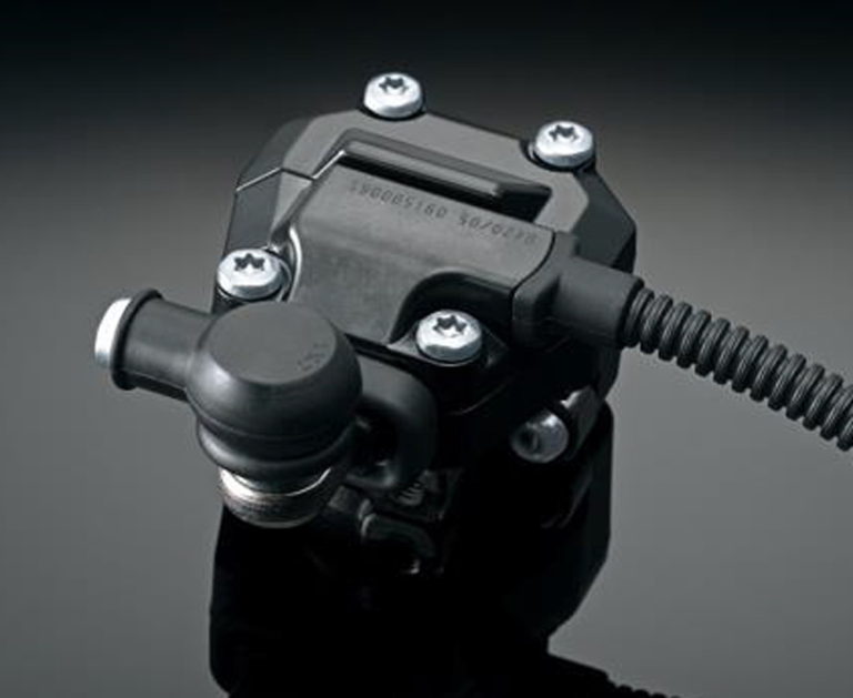 スズキ GSX-S1000|’21新型スズキGSX-S1000徹底解剖:開発者インタビュー【攻撃的なネイキッドの美しさ】