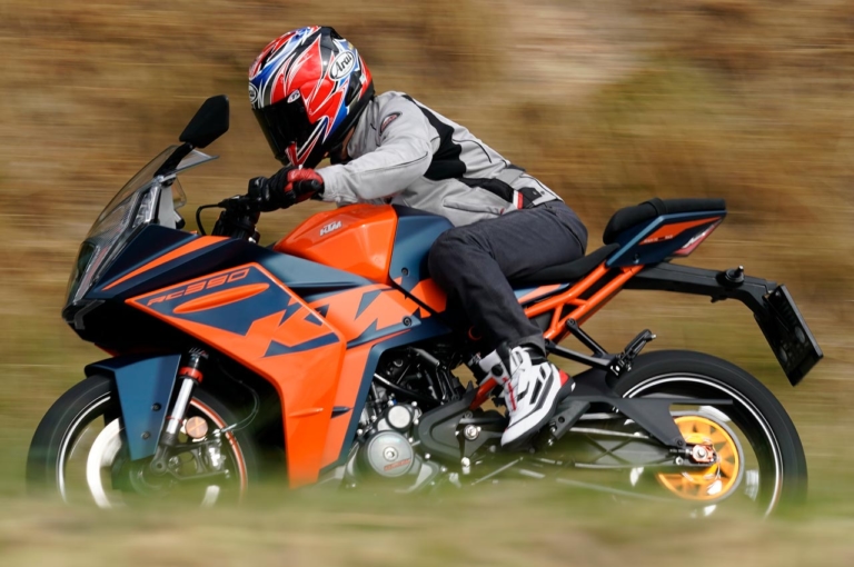 和歌山利宏|KTM RC390海外試乗インプレッション【性能を引き出す軽量級ならではの面白さ】