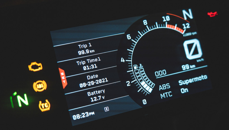 KTM RC390|メーター|KTM RC390海外試乗インプレッション【性能を引き出す軽量級ならではの面白さ】