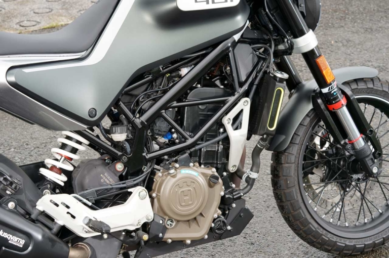 HUSQVARNA MOTORCYCLES SVARTPILEN 401|ハスクバーナモーターサイクルズ スヴァルトピレン401試乗インプレ【徹底的にスポーティな乗り味に】
