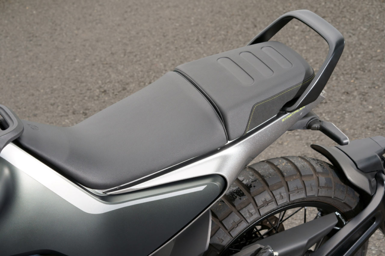HUSQVARNA MOTORCYCLES SVARTPILEN 401|ハスクバーナモーターサイクルズ スヴァルトピレン401試乗インプレ【徹底的にスポーティな乗り味に】