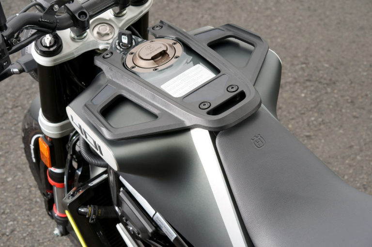 HUSQVARNA MOTORCYCLES SVARTPILEN 401|ハスクバーナモーターサイクルズ スヴァルトピレン401試乗インプレ【徹底的にスポーティな乗り味に】