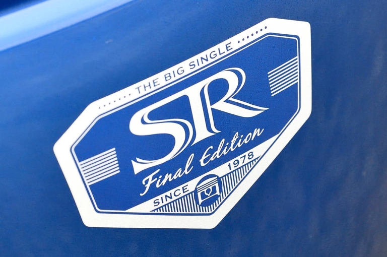 ヤマハ SR400ファイナルエディション|デカール|ヤマハSR400ファイナルエディション試乗インプレ【真の生ける伝説。その走りは唯一無二】