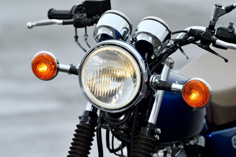 ヤマハ SR400ファイナルエディション|灯火類|ヤマハSR400ファイナルエディション試乗インプレ【真の生ける伝説。その走りは唯一無二】