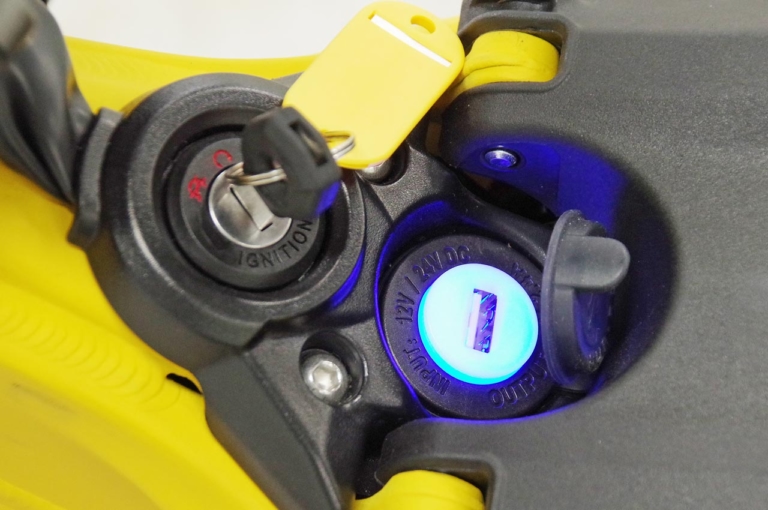 電動バイク|サーロン ライトビーL1e|USB電源|トリッキーな電動オフロードバイク「ライトビーL1e」試乗インプレッション【こんな電動オフ車を待っていた!】