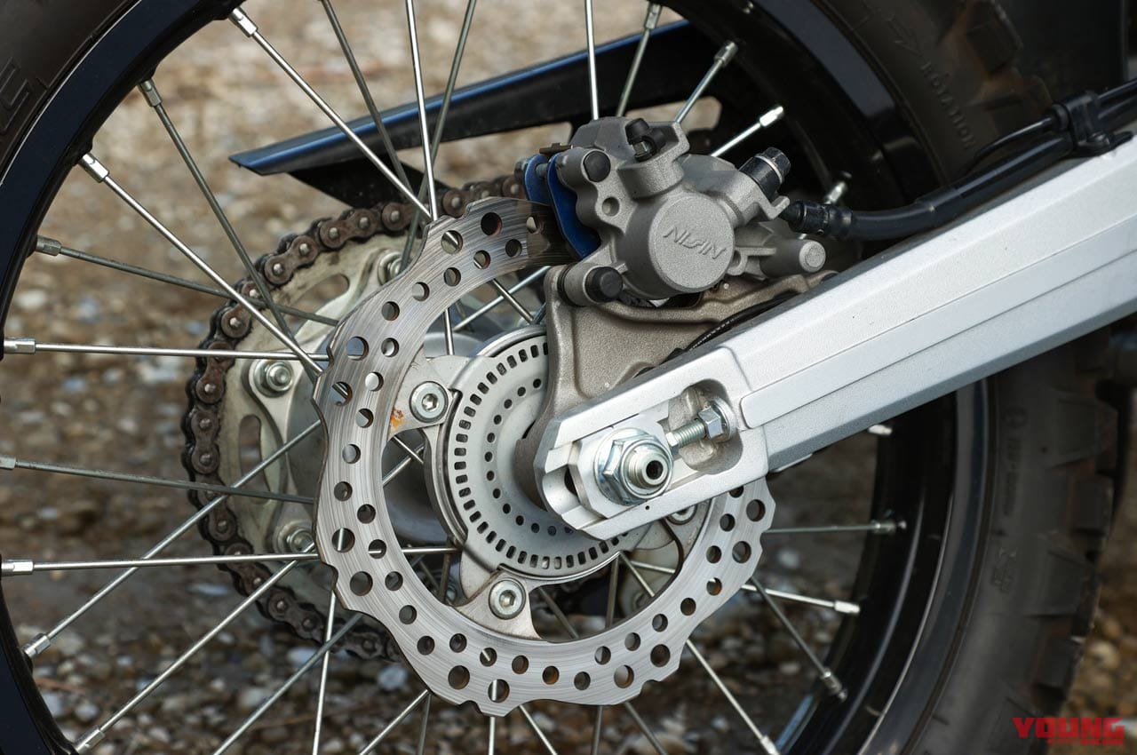 ホンダ CRF250L|ブレーキ|ホンダCRF250Lディテール写真解説【誰もが何にでも使える、オン/オフ両特性アップ】