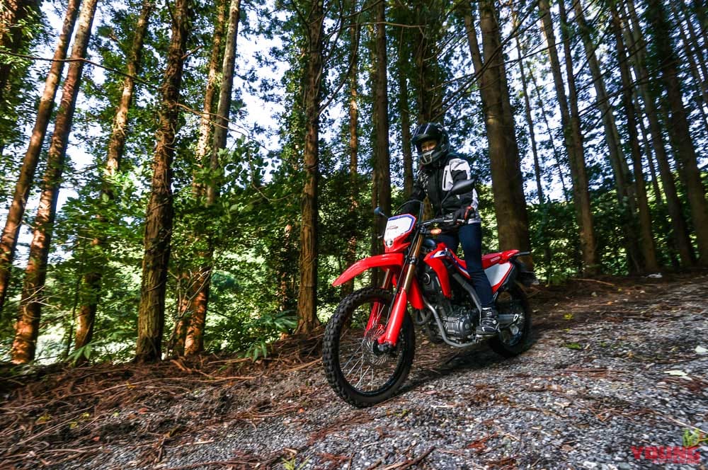 |岡崎静夏のホンダCRF250L試乗インプレ【オンロードもめちゃくちゃ楽しいオフロードモデル】