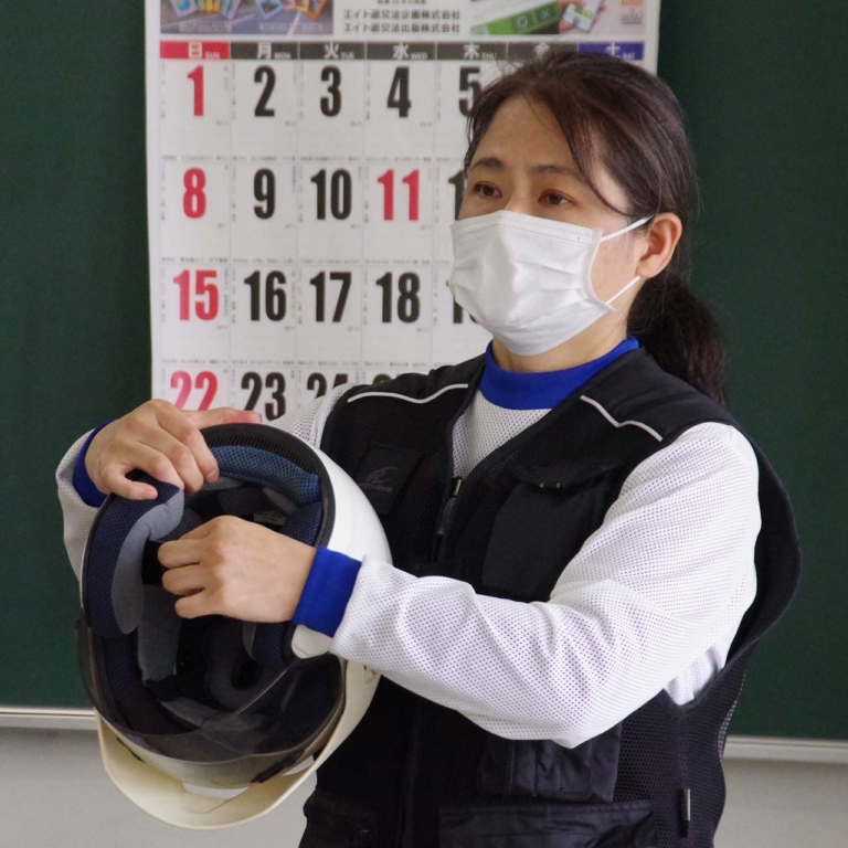 令和3年度高校生の自動二輪車等の交通安全講習|埼玉県教育委員会|新型コロナ禍でも続く貴重な学びの機会を、発信力のある開かれた講習会に〈埼玉県の高校生向け交通安全講習〉