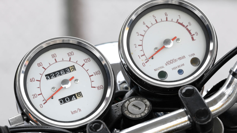 YAMAHA SR400/500|’80s国産名車「ヤマハ SR400/500」再見【43年の歴史を誇る伝統のビッグシングル】