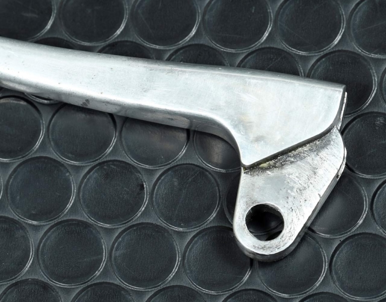 YAMAHA SR400/500|’80s国産名車・ヤマハSR400/500完調メンテナンス【フロントドラムブレーキモデル|年齢的に整備はマスト】