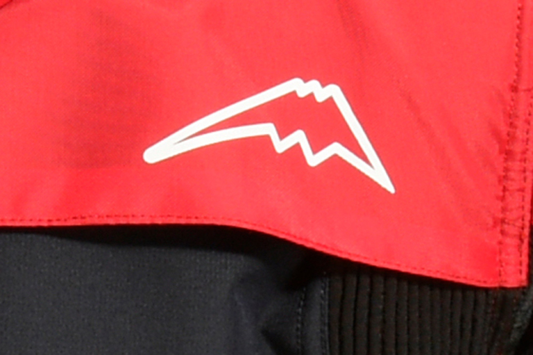 2021-2022秋冬ライディングウェアカタログ|56デザイン|スラッシュジャケット|ロゴ|’21-’22秋冬ライディングウェアカタログ〈56デザイン〉パーカスタイルの最強ウエア