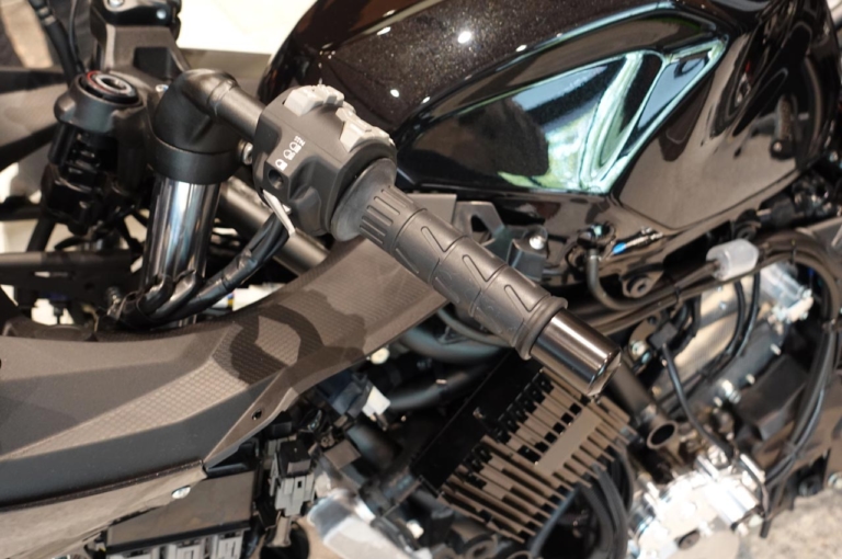 カワサキモータース|ハイブリッド車|クラッチ|脱炭素からネオクラシックまで全部ヤル! 新生カワサキモータースの大戦略