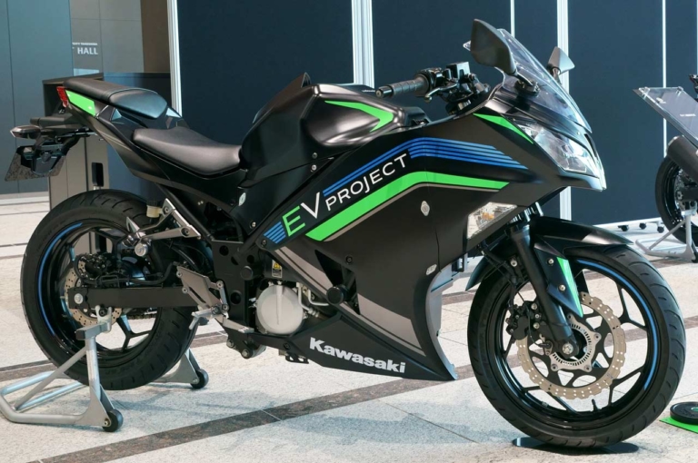 カワサキモータース|ピュア電動バイクプロトタイプ|脱炭素からネオクラシックまで全部ヤル! 新生カワサキモータースの大戦略