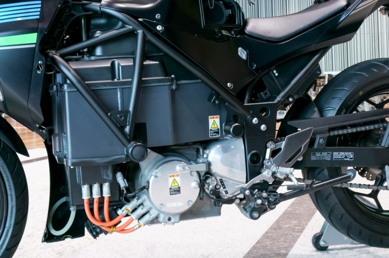 カワサキモータース|ピュア電動バイクプロトタイプ|モーター|脱炭素からネオクラシックまで全部ヤル! 新生カワサキモータースの大戦略