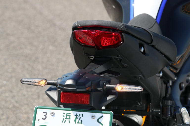 ヤマハ MT-09 SP|LEDライト|ヤマハMT-09 SP試乗インプレッション【より熱く濃く! 官能的な異色作】