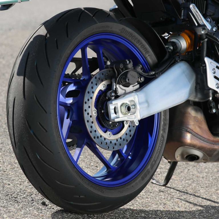 ヤマハ MT-09 SP|ホイール|ヤマハMT-09 SP試乗インプレッション【より熱く濃く! 官能的な異色作】