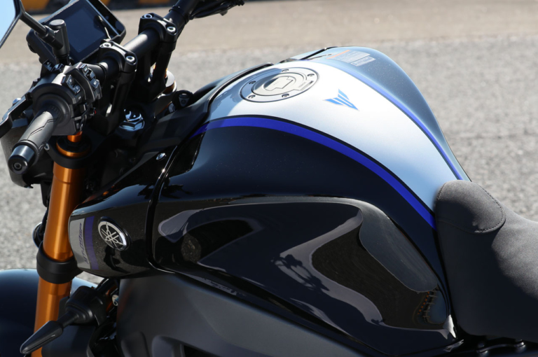 ヤマハ MT-09 SP|燃料タンク|ヤマハMT-09 SP試乗インプレッション【より熱く濃く! 官能的な異色作】