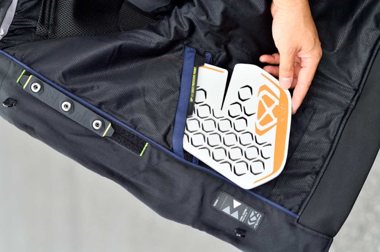 イクソン SOHO Aジャケット|チェストプロテクター|イクソン「SOHO Aジャケット」試用インプレッション【アジア人向けモデルはインナー込みで良コスパ】