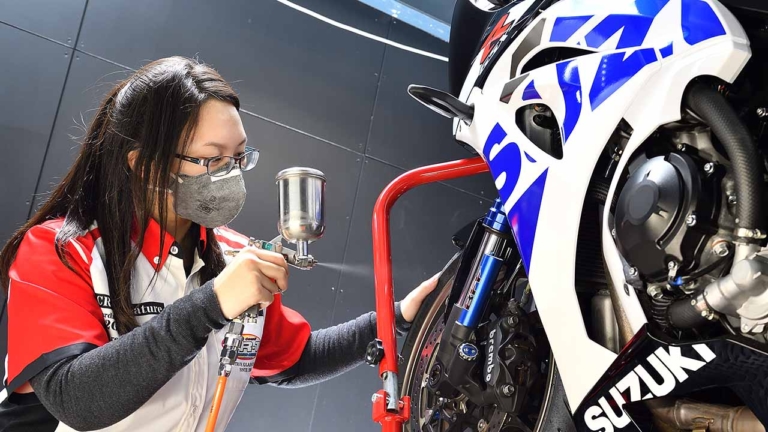 ガラスコーティングならCR-1【純度100%ガラス被膜&バイク専用で深い輝きを長期間キープ】