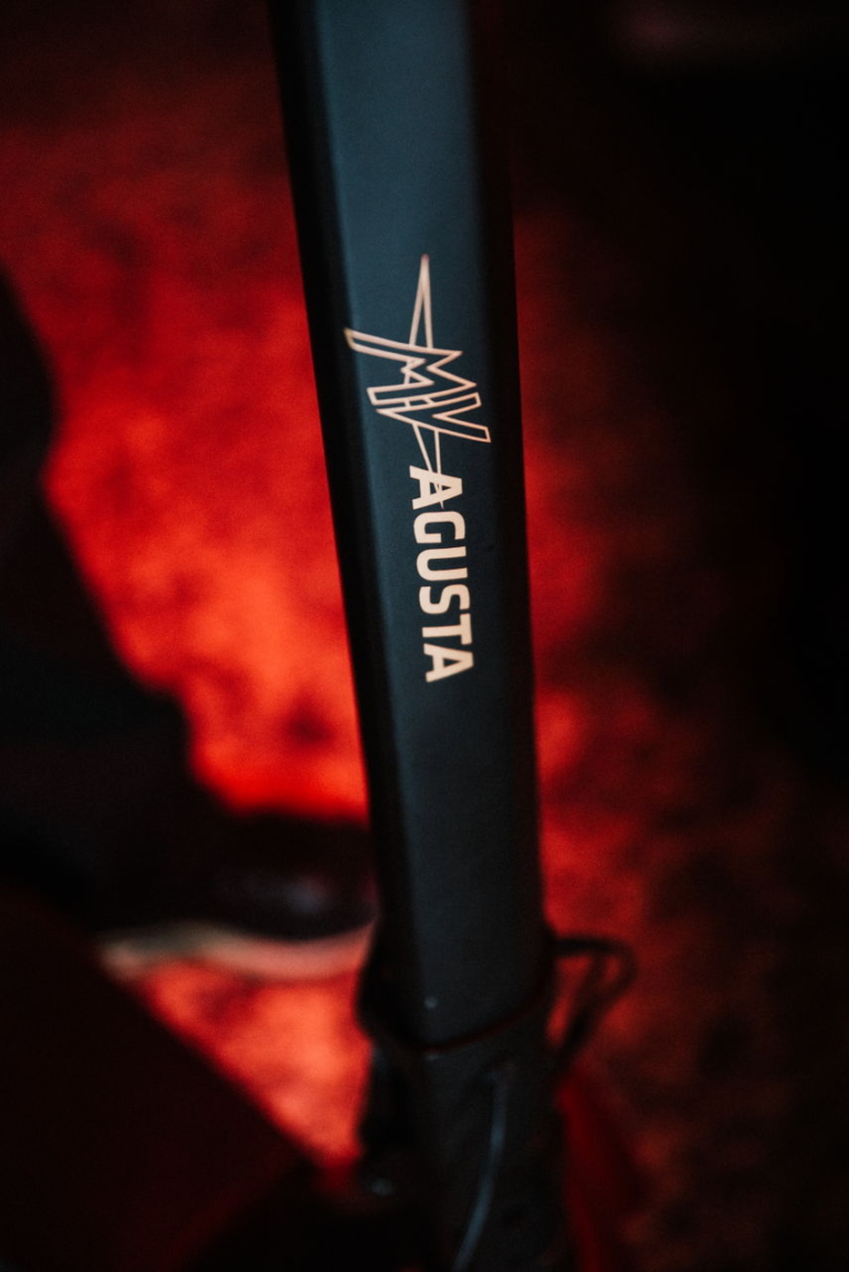 MV AGUSTA RAPIDO SERIE ORO|MVアグスタに新ファミリー「RAPIDO」登場! マグネシウム合金フレームのセリエオロ