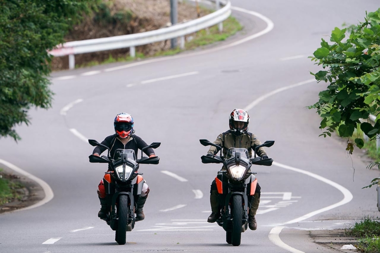 KTM 250アドベンチャー|KTM 390アドベンチャー|インプレ|舗装路|KTM 250/390アドベンチャー試乗比較【林道ツーリングで見えた2台の個性】