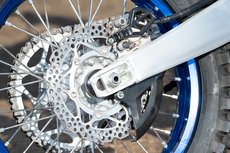 YAMAHA YZ250FX|足周り|ブレーキ|ヤマハの誇る最新モトクロッサーYZシリーズをJNCCチャンピオンが一挙試乗インプレ