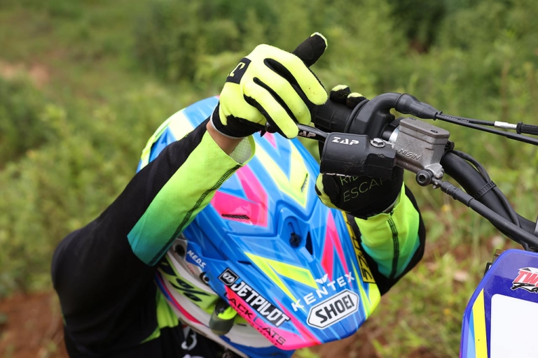 オフロードマシン|リカバリー|起こし方|転倒時に無理せず楽にマシンを起こす方法〈渡辺学のオフロードライディング指南〉