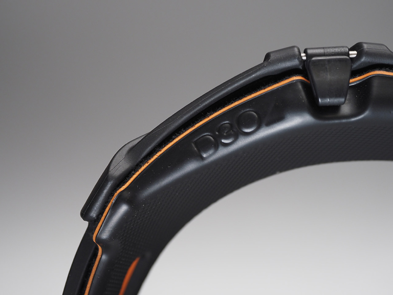 ネックカラー|林道ツーリング装備|ダートフリーク|アトラスヴィジョン|林道ツーリングの強い味方!! 小型軽量コンパクトなネックカラー【転倒時の衝撃から頸椎を保護|ダートフリーク】