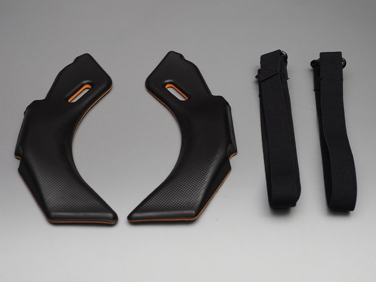 ネックカラー|林道ツーリング装備|ダートフリーク|アトラスヴィジョン|林道ツーリングの強い味方!! 小型軽量コンパクトなネックカラー【転倒時の衝撃から頸椎を保護|ダートフリーク】