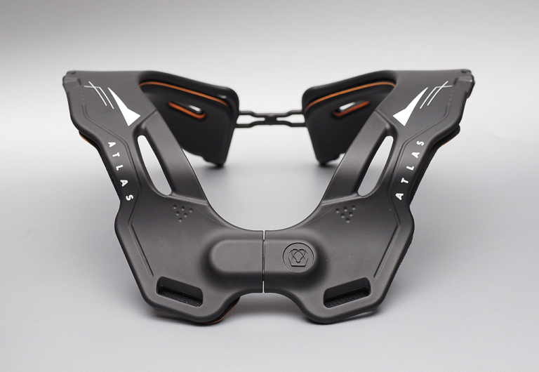 ネックブレイス|ネックカラー|林道ツーリング装備|ダートフリーク|アトラスヴィジョン|林道ツーリングの強い味方!! 小型軽量コンパクトなネックカラー【転倒時の衝撃から頸椎を保護|ダートフリーク】