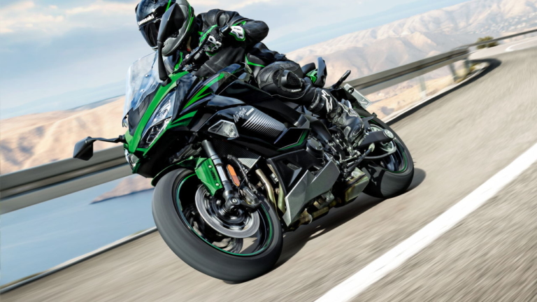 カワサキ「ニンジャ1000SX」2022年モデル登場！ スポーティな4気筒ツアラー