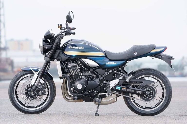 Z900RS 青玉虫 スタイリング|’22 カワサキZ900RS”青玉虫”を撮り下ろし!【不滅のフォルムが引き立つ美麗ブルー!!】