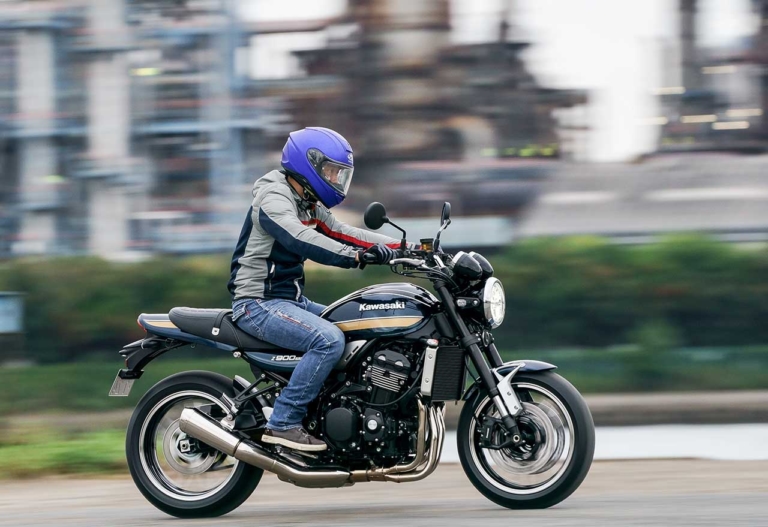Z900RS 青玉虫 走り|’22 カワサキZ900RS”青玉虫”を撮り下ろし!【不滅のフォルムが引き立つ美麗ブルー!!】