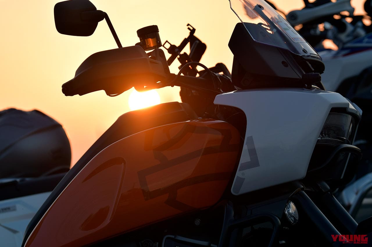 『ウィズハーレー』Vol.10|新旧スポーツスター徹底比較! 『ウィズハーレー』Vol.10発売【カスタム40連発! 誌上スポスタミーティング】