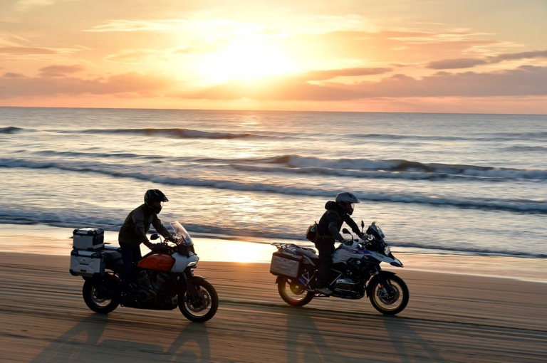 『ウィズハーレー』Vol.10|新旧スポーツスター徹底比較! 『ウィズハーレー』Vol.10発売【カスタム40連発! 誌上スポスタミーティング】